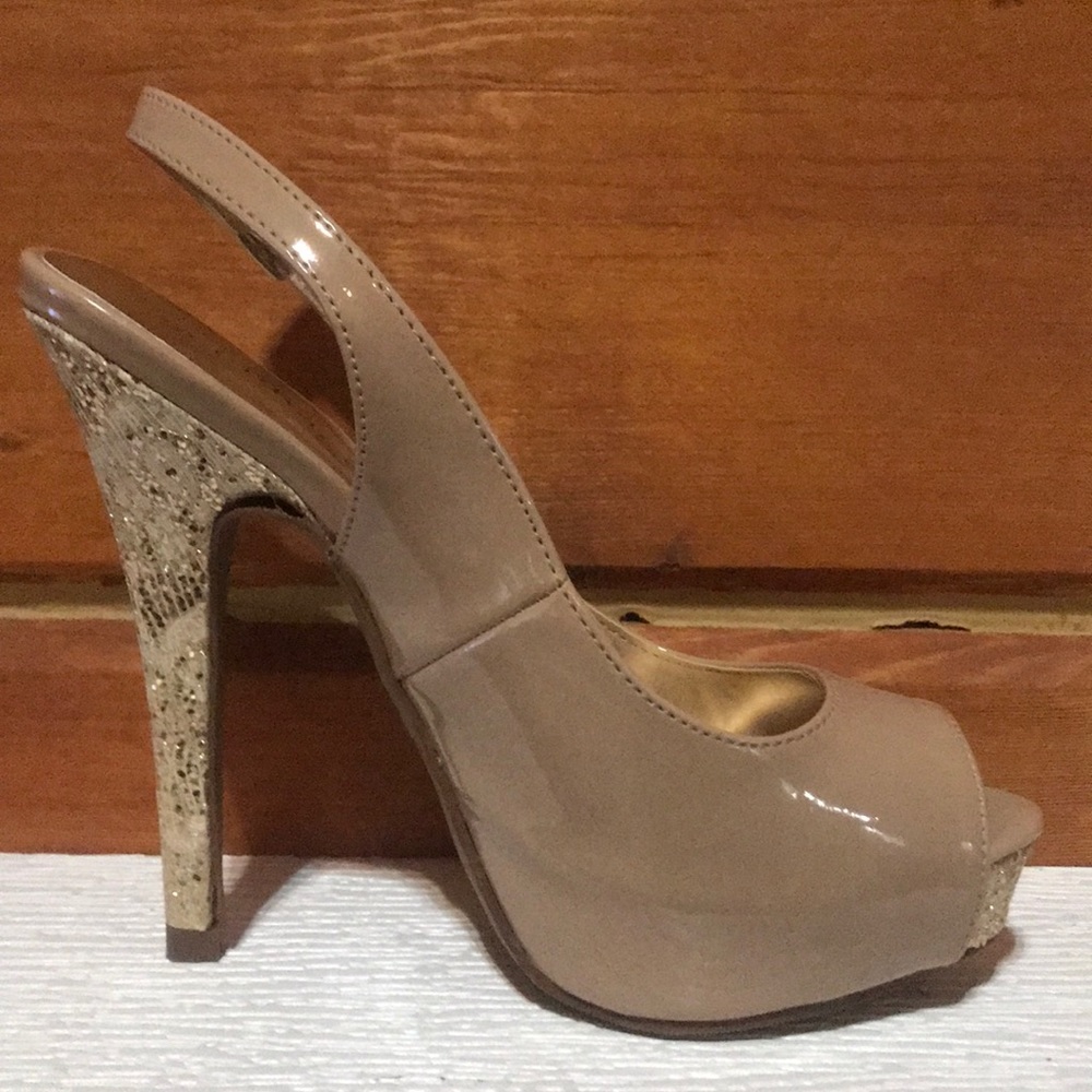 Madden Girl nude patent leather peep toe - Picture 6 of 8